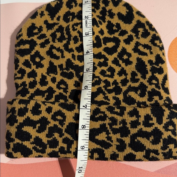 VANS | Women's Breaking Curfew Beanie - Picture 5 of 6